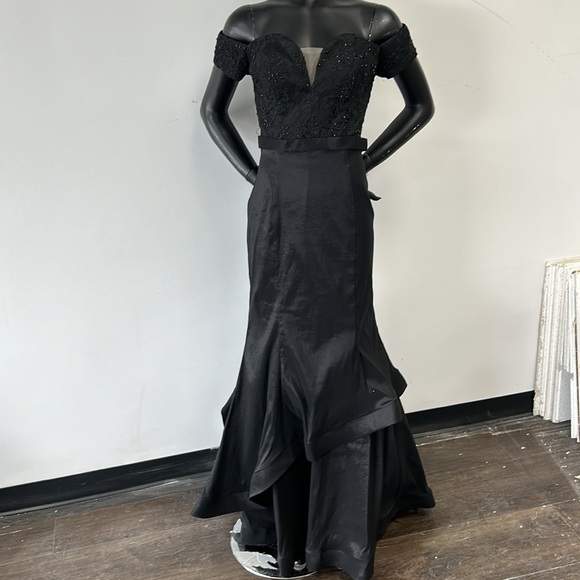 Cecilia Couture 1460 black size 14 off the shoulder long dress NWT mermaid - Picture 9 of 9